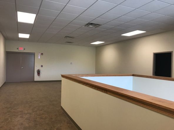 102 N Sundale Rd, Norwich, OH 43767